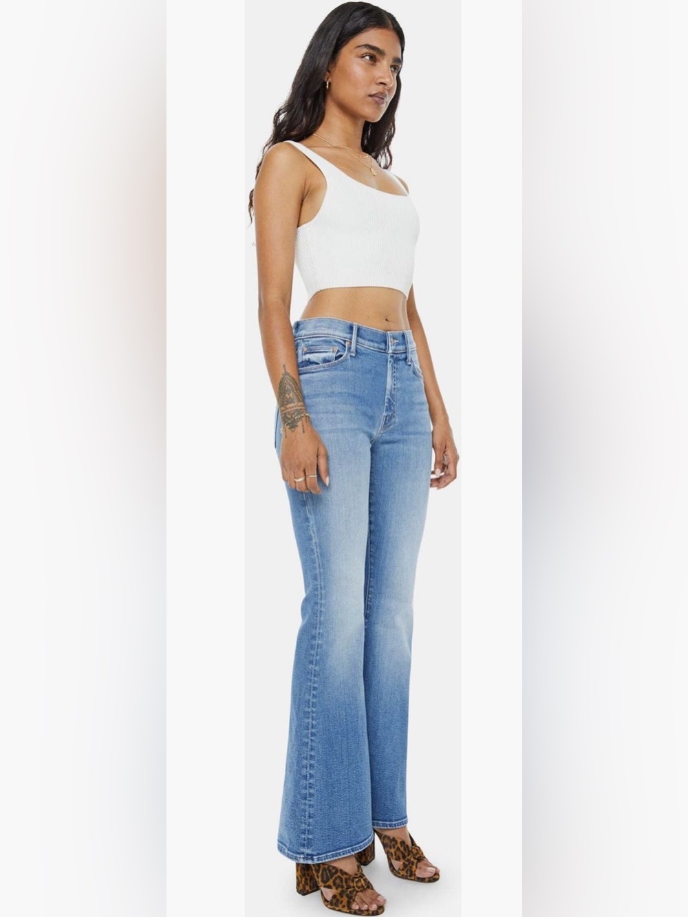 NWOT- Never worn- MOTHER The Lil Weekender Jeans in Fan Favorite Wash Size 27